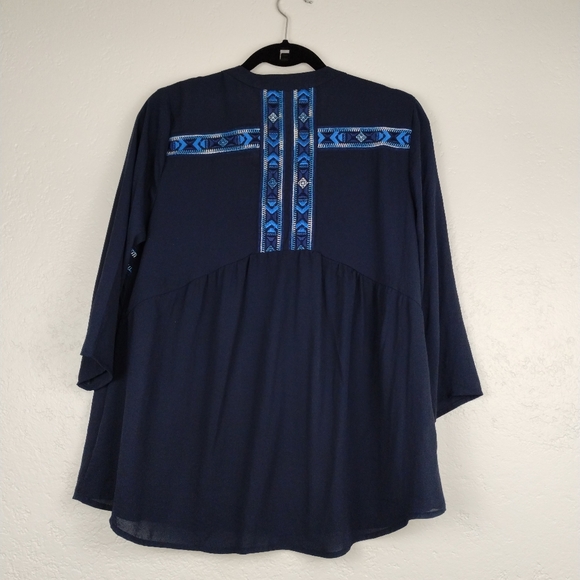 Adiva Navy Blue Embroidered Flowy Blouse Top Size Medium Geometric Lightweight - Picture 7 of 9